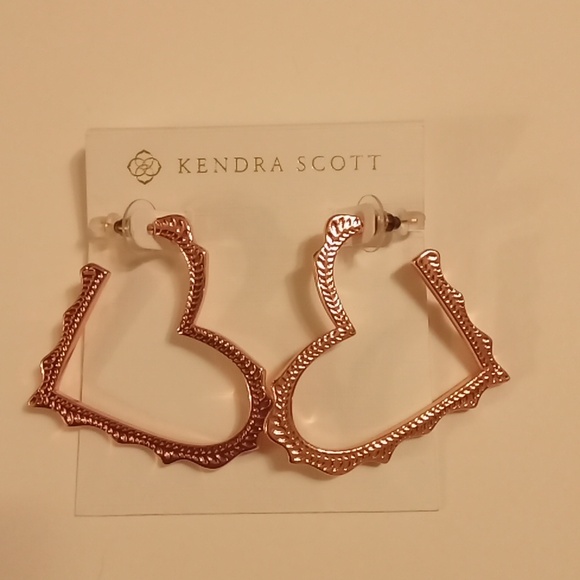 Kendra Scott Jewelry - Kendra Scott Sophee Heart Hoop Earrings